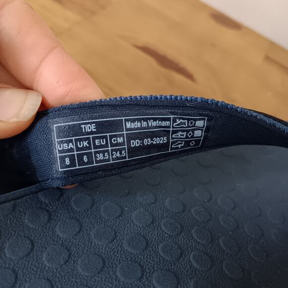 Vionic Tide Toe Post Women's Orthotic Sandals, Patent Leather Navy, Size US 8M - Picture 7 of 9